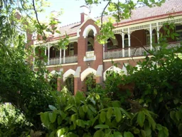 The Priory Beechworth logo