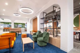 Holiday Inn Dandenong logo